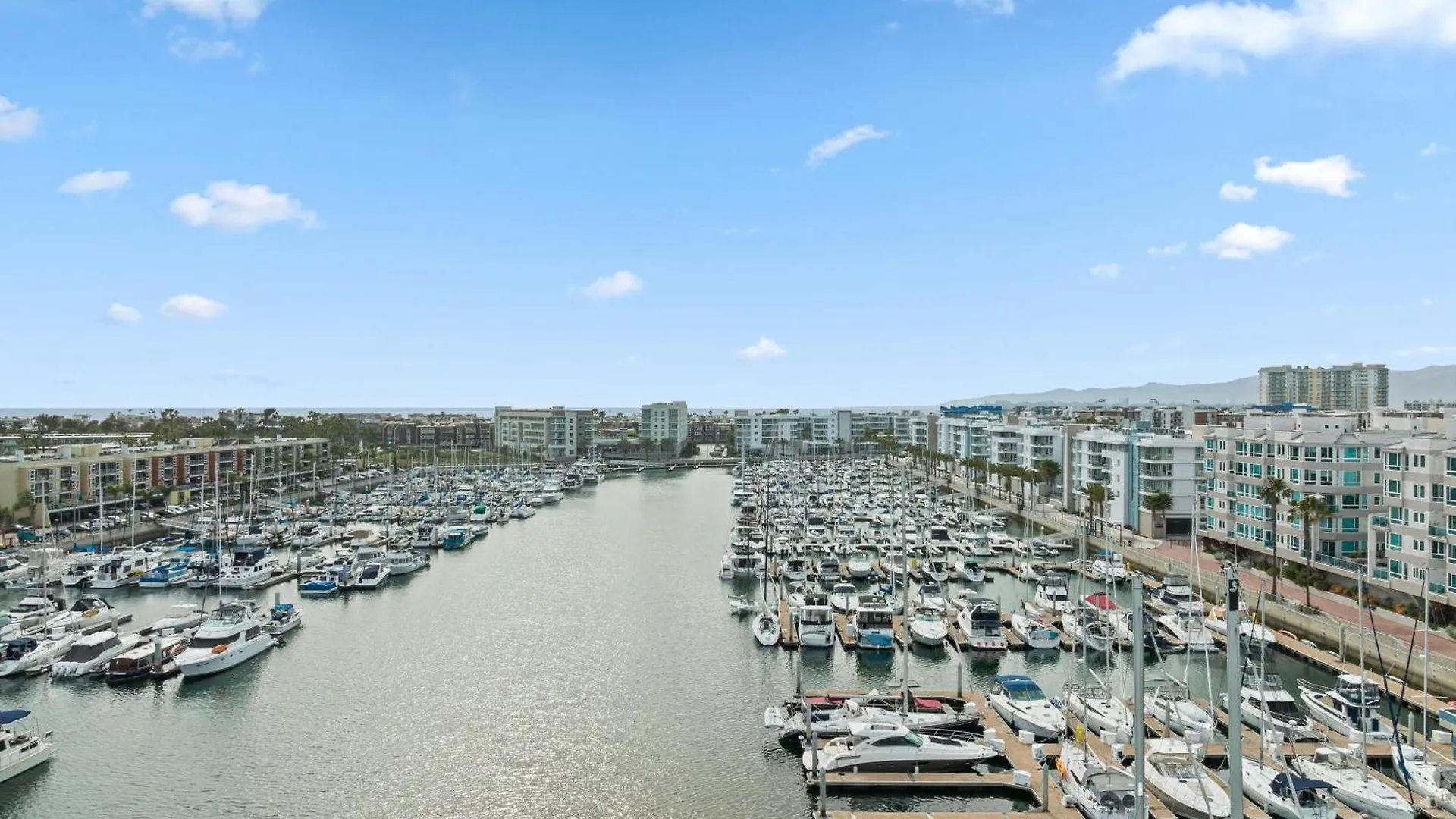 The Crystal 3 Level Penthouse - Marvelous Marina Views 2Br Apartment Los Angeles United States