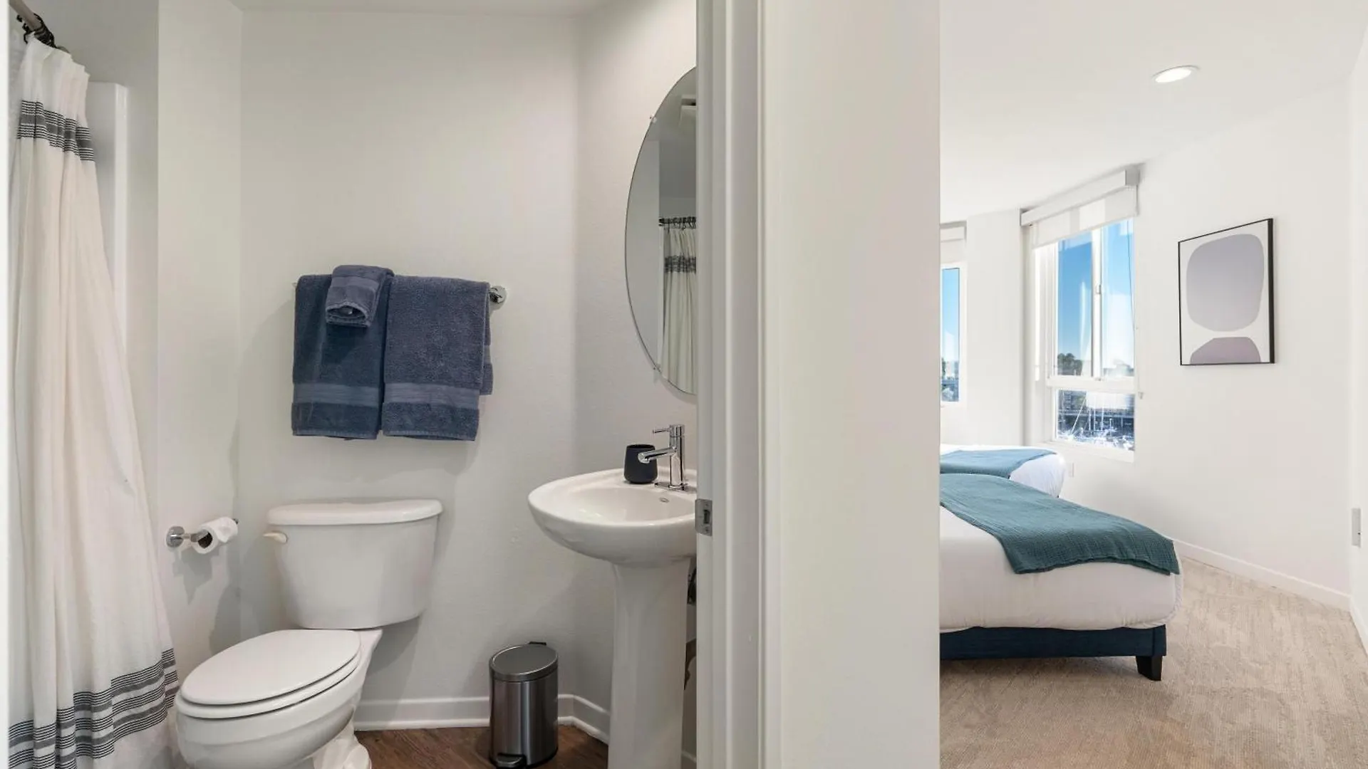 The Crystal 3 Level Penthouse - Marvelous Marina Views 2Br Apartment Los Angeles United States